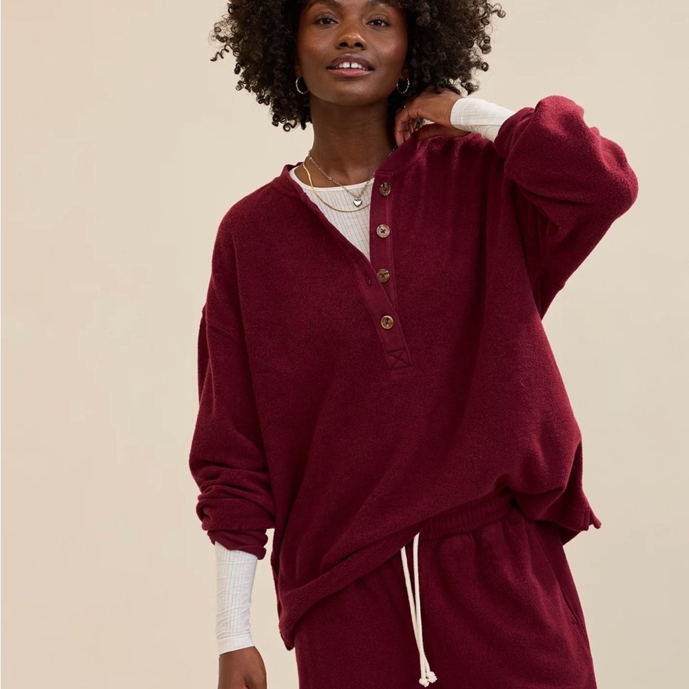 Aerie Sherpa Henley Sweatshirt - Deep Cherry - Size M- NWOT - Picture 3 of 5